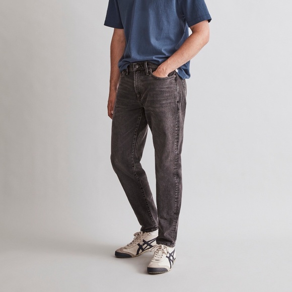 Madewell Relaxed Taper Jeans in Claybrook Wash - Picture 5 of 6